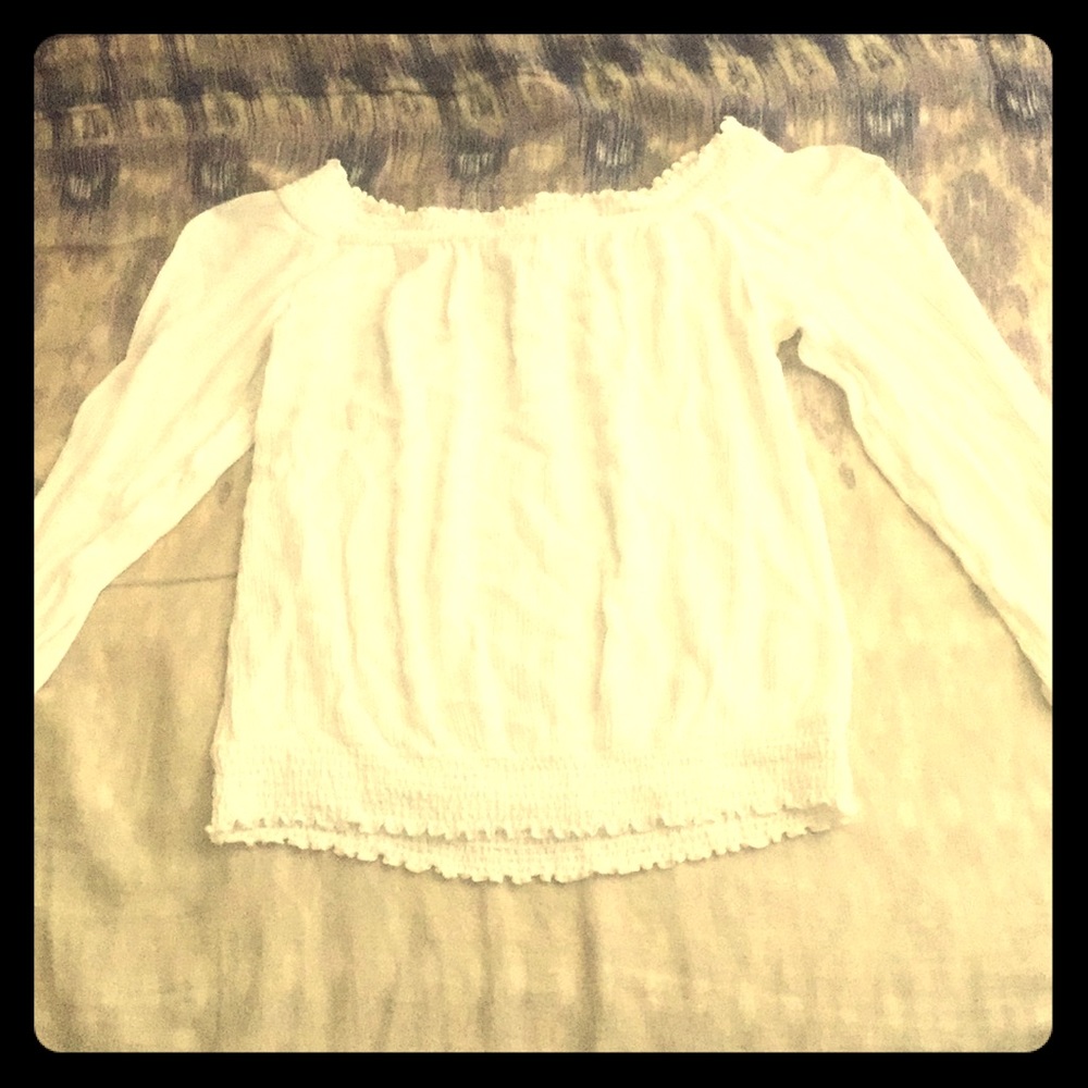 Off the shoulder tee